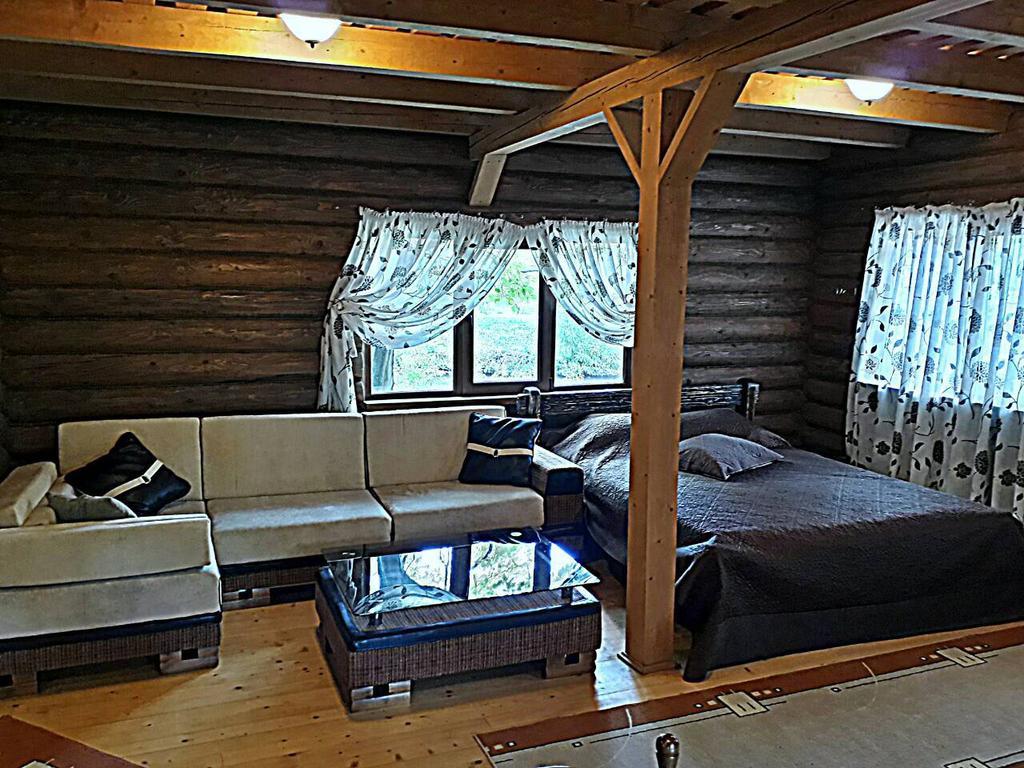 Rancho 555 Guest House Uzhhorod Bagian luar foto