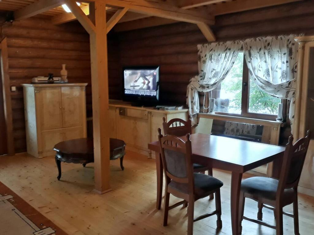 Rancho 555 Guest House Uzhhorod Bagian luar foto
