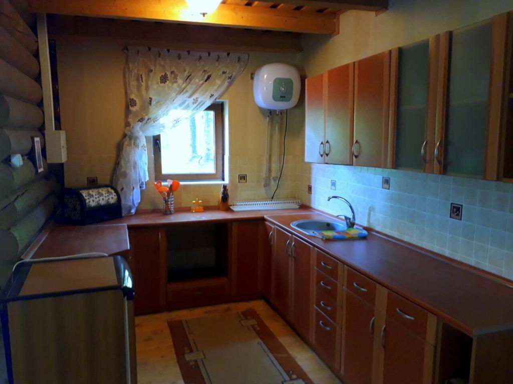 Rancho 555 Guest House Uzhhorod Bagian luar foto