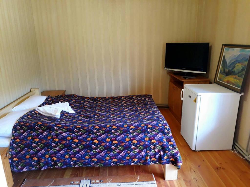 Rancho 555 Guest House Uzhhorod Bagian luar foto
